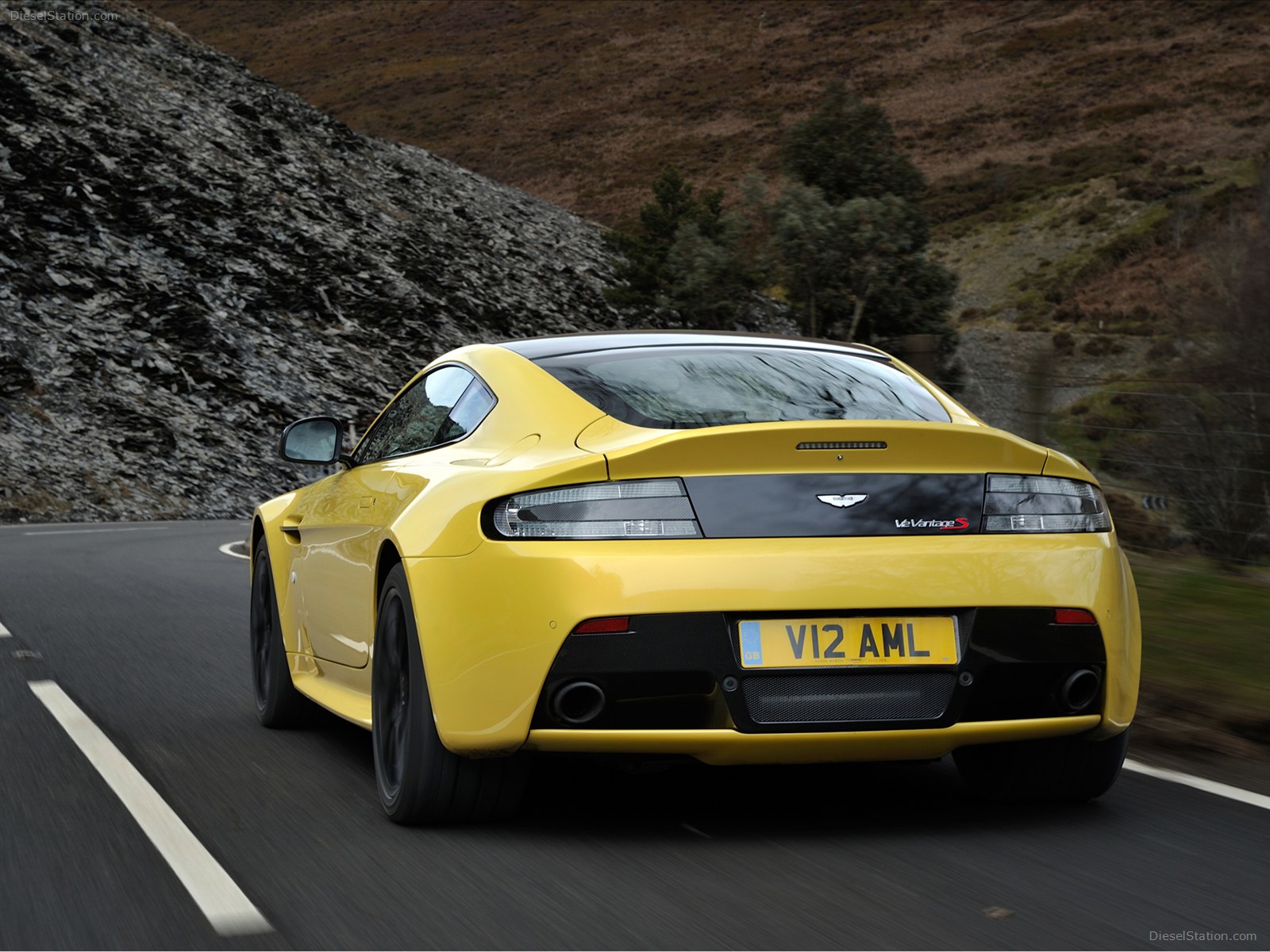 Aston Martin V12 Vantage S 2014